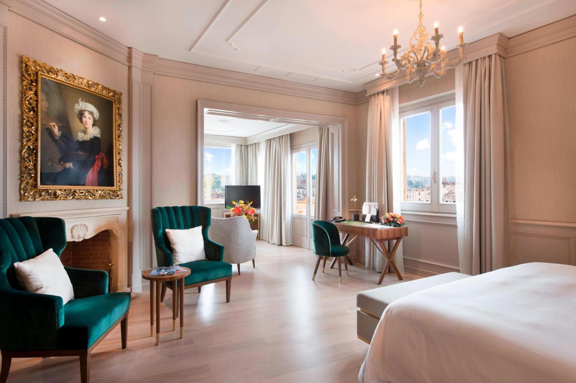 The Excelsior, A Luxury Collection Hotel, Hotel