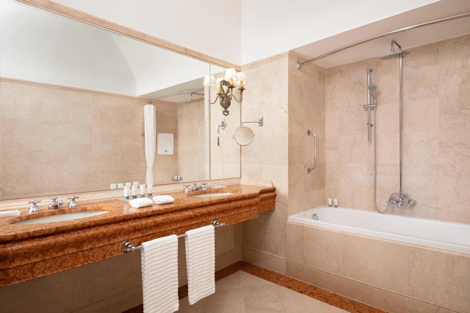 The Excelsior, A Luxury Collection Hotel, 5*